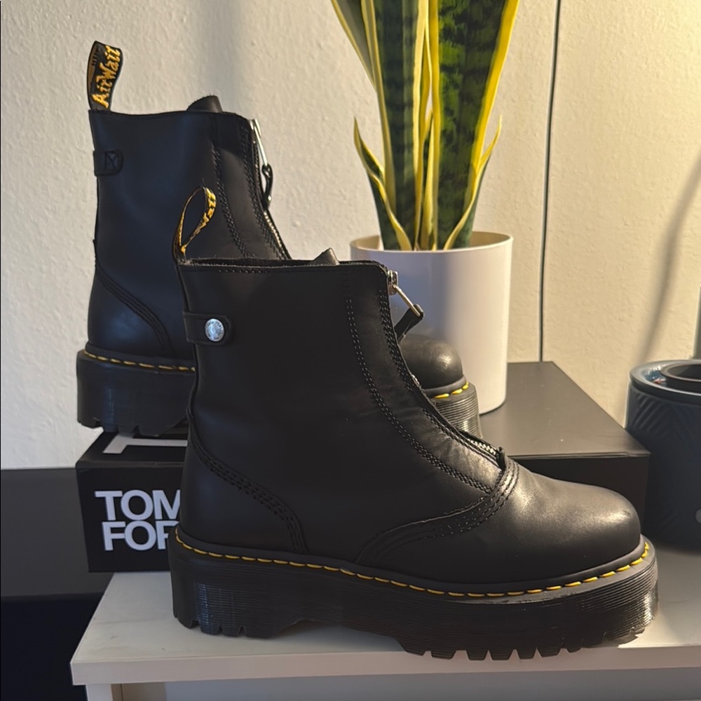 Dr. Martens Jetta Zip Quad Boots